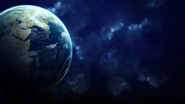 Hög upplösning Planet Earth-vyn. Hela världen världen från rymden i ett stjärnigt fält visar terrängen och moln. Delar av denna bild är inredda av Nasa — Stockfoto