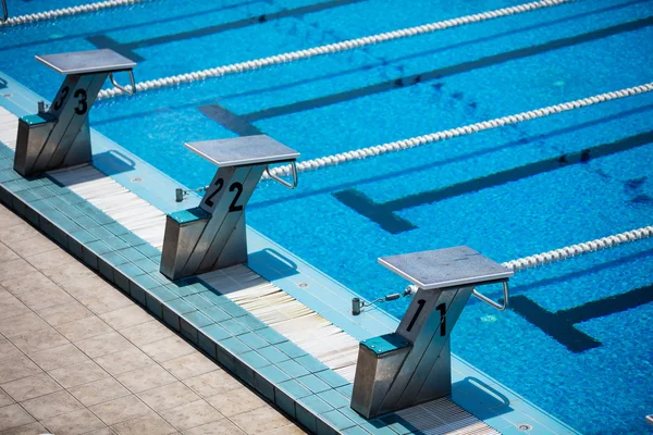 Olimpik yüzme havuzu — Stok fotoğraf