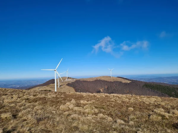 Obnovitelná Energie Větrných Elektráren Vysokých Horách — Stock fotografie