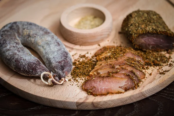 Filete de carne y salchicha — Foto de Stock