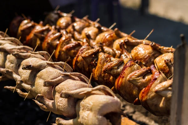 Hühnchen auf dem Grill — Stockfoto