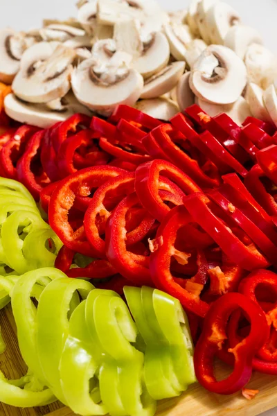 Cenoura de pimentão e legumes de cogumelos isolados — Fotografia de Stock