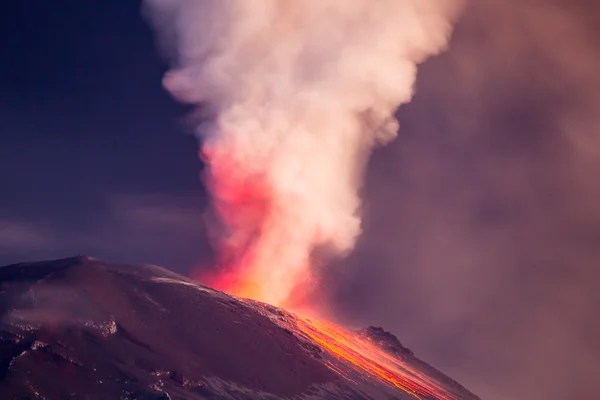 Noční čas, dlouhé expozice Tungurahua Volcan — Stock fotografie