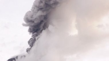 Tungurahua volkan büyük miktarda kül gökyüzünde darbeler ise en yüksek