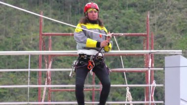 Santa Ana Yaz Yarışması Performans için Hazırlanıyor Kıdemli Kanyon Rehberi