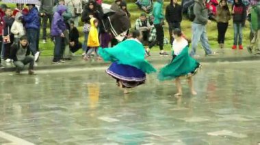 Quechua Köylüler Inti Raymi veya Festival Güneş Kutluyor