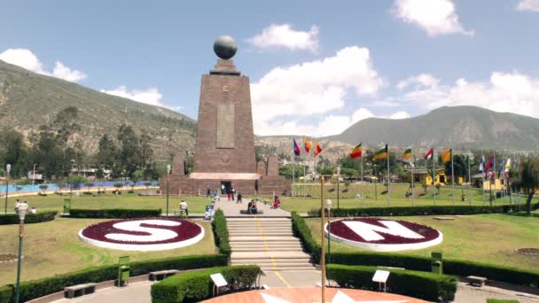 Központja a világ City Quito — Stock videók