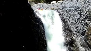 Şelale Kayak atlama ağır çekim