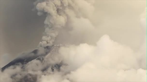 Vulkaan Tungurahua 2 — Stockvideo