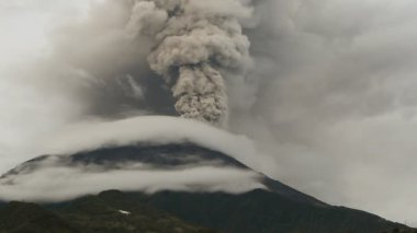 Tungurahua volkan Erüpsiyonu