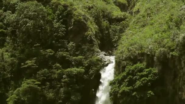 Chamana waterval Banos De Agua Santa — Stockvideo