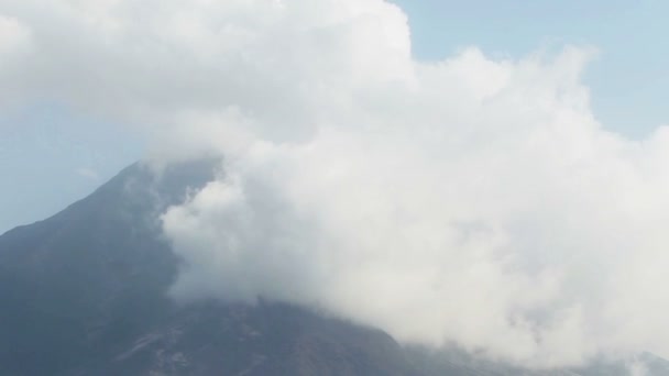 トゥングラワ火山の溶岩の川 — ストック動画