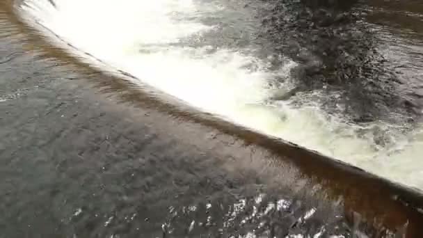 Barrage à eau Angle élevé — Video