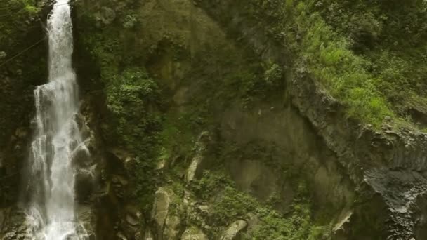 Agoyan waterval In Tungurahua provincie — Stockvideo