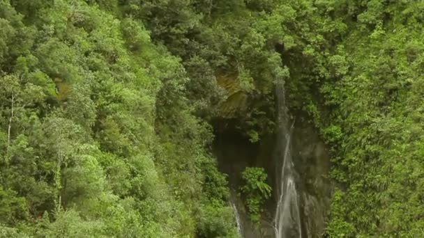 Hidden Waterfall In Ecuadorian Andes — Stock Video