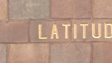 Latitude dünya anıt ortasındaki sıfır
