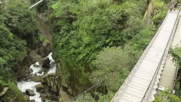 安第斯山脉暂停桥梁 — 图库视频影像