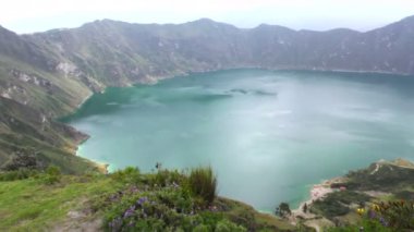 Quilotoa yanardağ krater