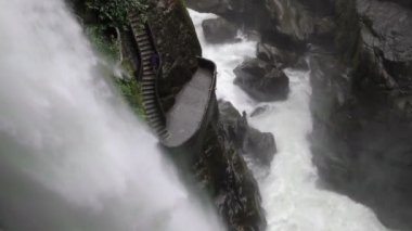 Pailon Del Diablo büyük su hacmi