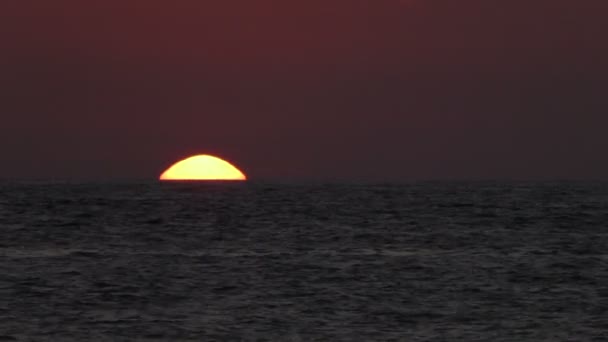 Stille Oceaan zonsondergang — Stockvideo