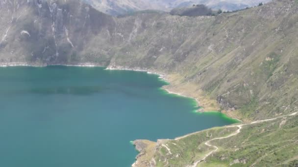 Inclinación sobre laguna Quilotoa — Vídeos de Stock