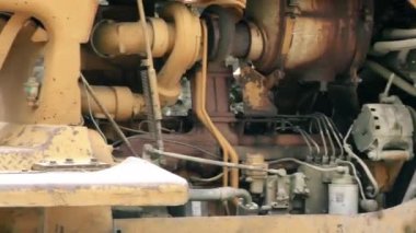 Buldozer Turbo dizel motor yakın çekim