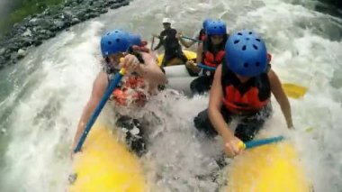 Beyaz su Rafting kız gitti