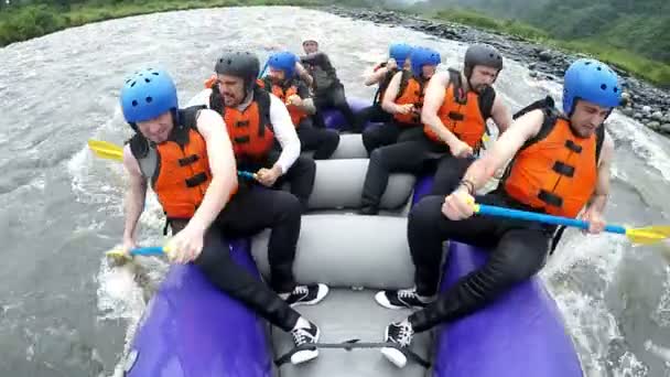 Rafting z białą wodą — Wideo stockowe