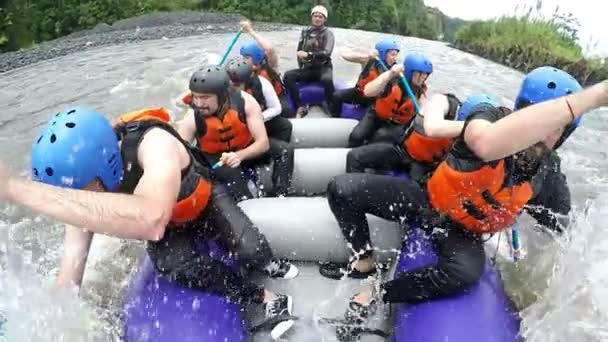 Movimento super lento do barco de rafting — Vídeo de Stock