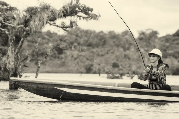 Pescadora blanco y negro —  Fotos de Stock