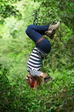 ZIP satırındaki kadın