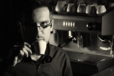 Sadece bir fincan kahve