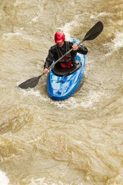 Kayak extremo de agua blanca de nivel cinco — Foto de Stock