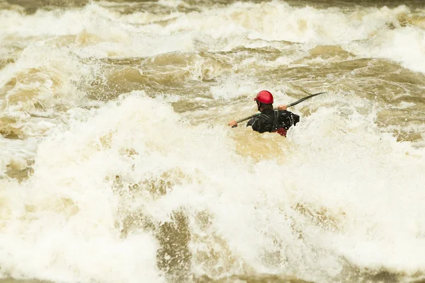 Kayak extremo de agua blanca de nivel cinco — Foto de Stock