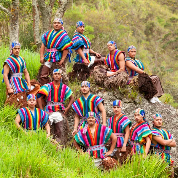 Ecuadoraanse folkloristische groep — Stockfoto