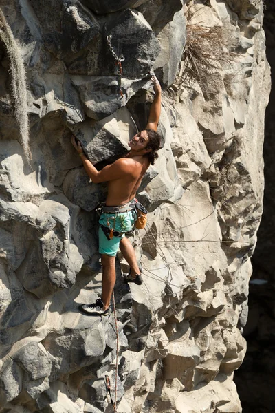 Courageous Rock Climber Aerial Shot — Stock Photo, Image