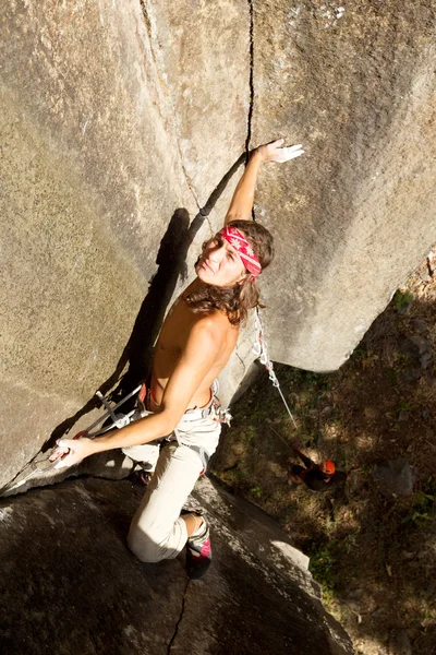 Corajoso Rock Climber Aerial Shot — Fotografia de Stock