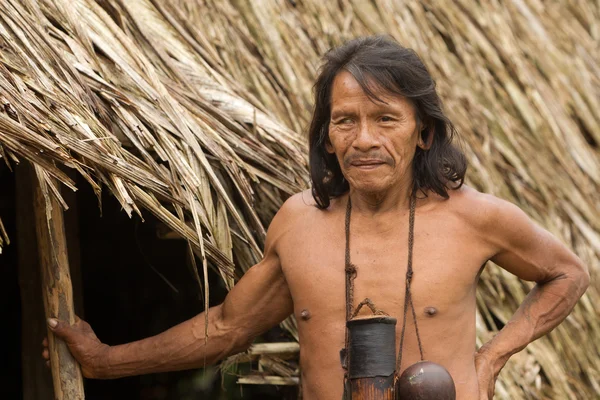 Caçador de waorani indígena amazônico — Fotografia de Stock