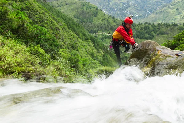 Canyoning viagem Chamana cachoeira Equador — Fotografia de Stock