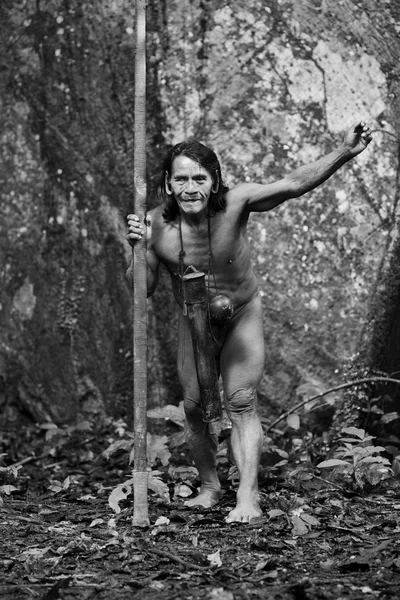 Pemburu Huaorani monochrome — Stok Foto