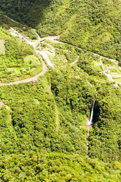 Machay cachoeira tiro aéreo — Fotografia de Stock