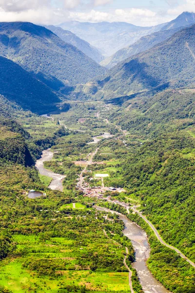 Prise de vue aérienne de Rio Verde Tungurahua — Photo