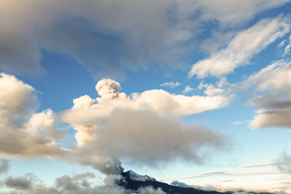 Tungurahua Ampio angolo — Foto Stock