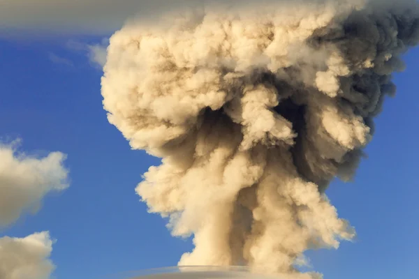 Powerful Volcani Mushroom Explosion — Stock Photo, Image