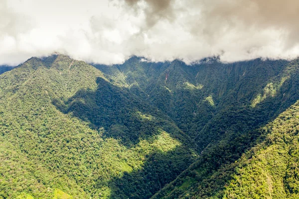 Parque Nacional de Llanganates no Equador tiro aéreo — Fotografia de Stock