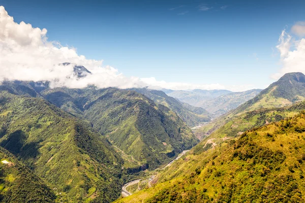 Paisagem do Vale de Pastaza tiro aéreo no Equador — Fotografia de Stock