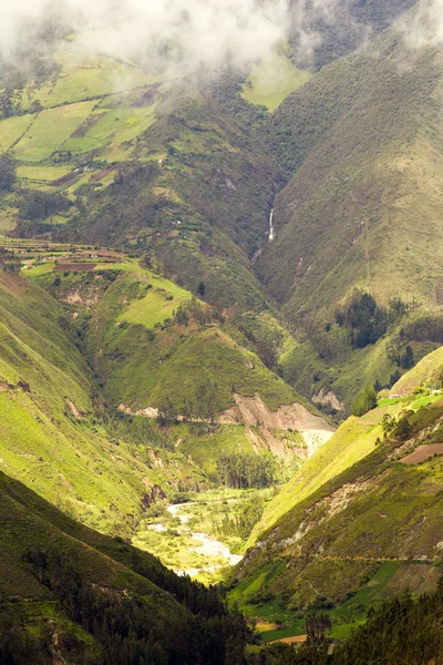 エクアドルのアンデス山脈の標高の高い — ストック写真