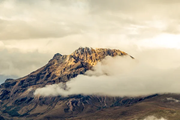 Sincholagua vulkan in ecuador — Stockfoto