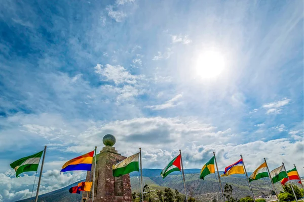 Mitad del mundo — Stockfoto