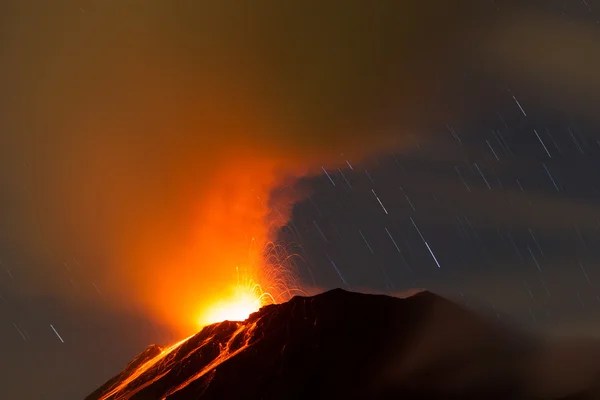 Tungurahua vulkan ecuador — Stockfoto